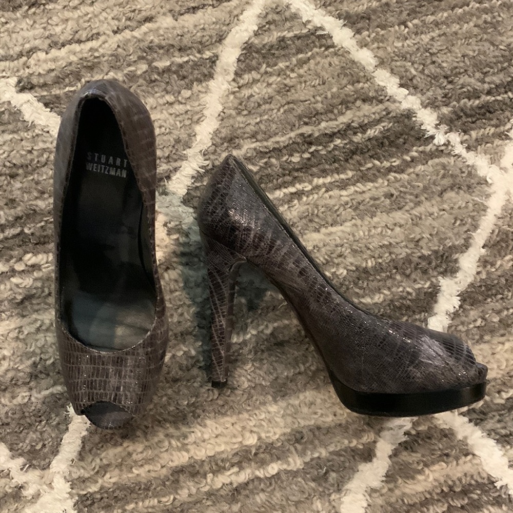 🌹🌹Stuart weitan platform heels 7 1/2M